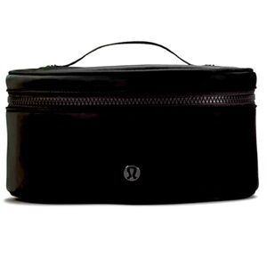 Lululemon Oval Top-Access kit Vol 3.5L in Black